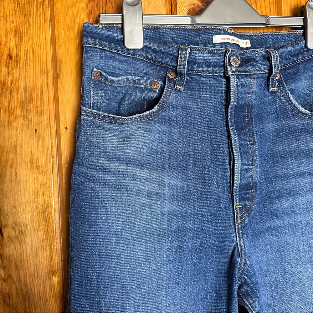 Levi’s Ribcage Straight Jean - Picture 3 of 9